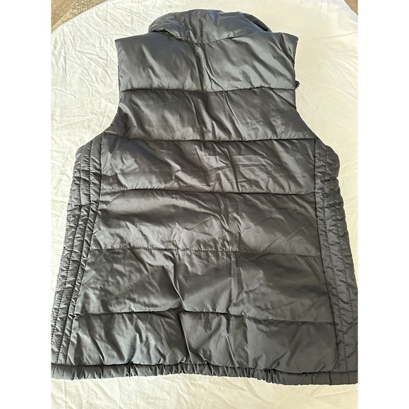 Old Navy Puffer Vest Jacket, Black Size Medium Zip Up Quilted Fleece inside - Picture 12 of 13